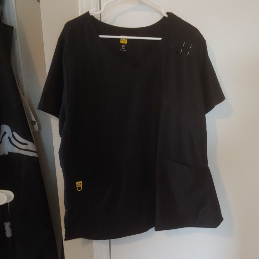 Wonderwink scrub top